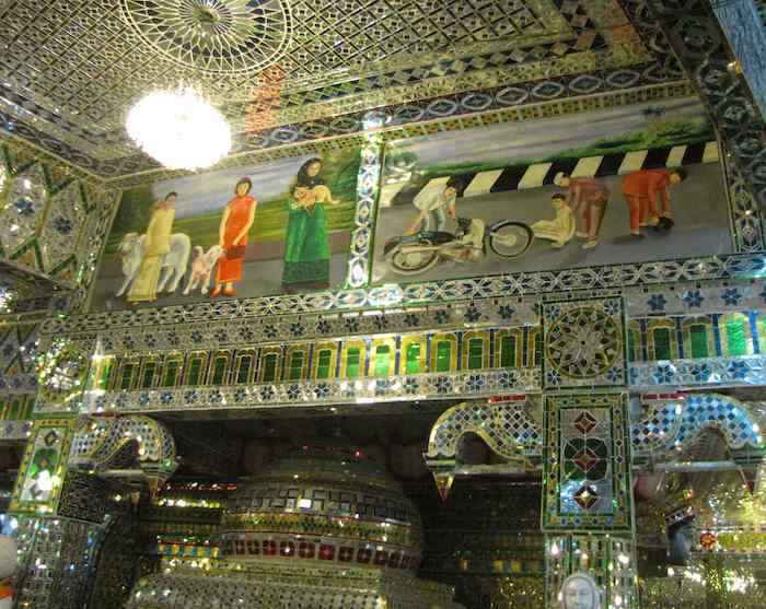 paintings inside the Arulmigu Sri Raja Kallamman Indian Temple