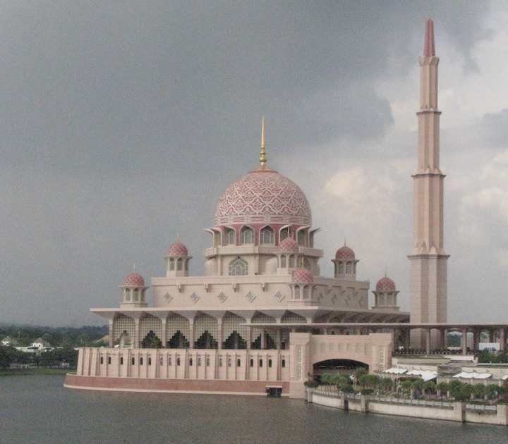 photo of the pink Mosque, Putrajaya