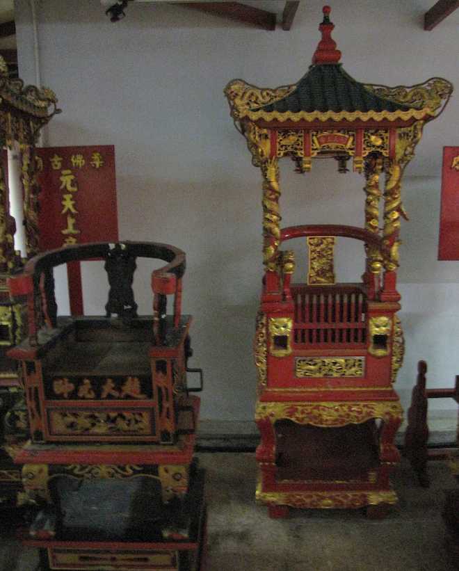 photo of Ceremonial chairs at the Old Chinese Temple