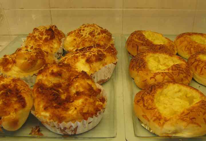 photo of buns at Qi Bakery