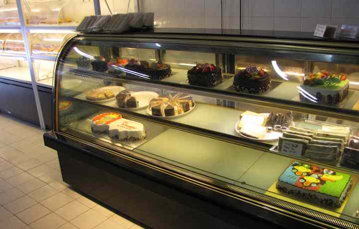 photo of display cases at Qi Bakery