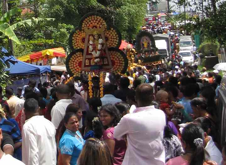 photo of Thaipusam crowd