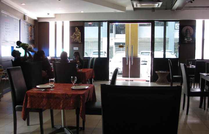 photo of the interior of Tandoori Mahal Restaurant